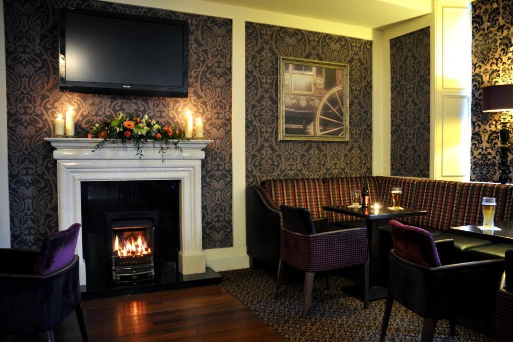 Hotel The Shirley Arms